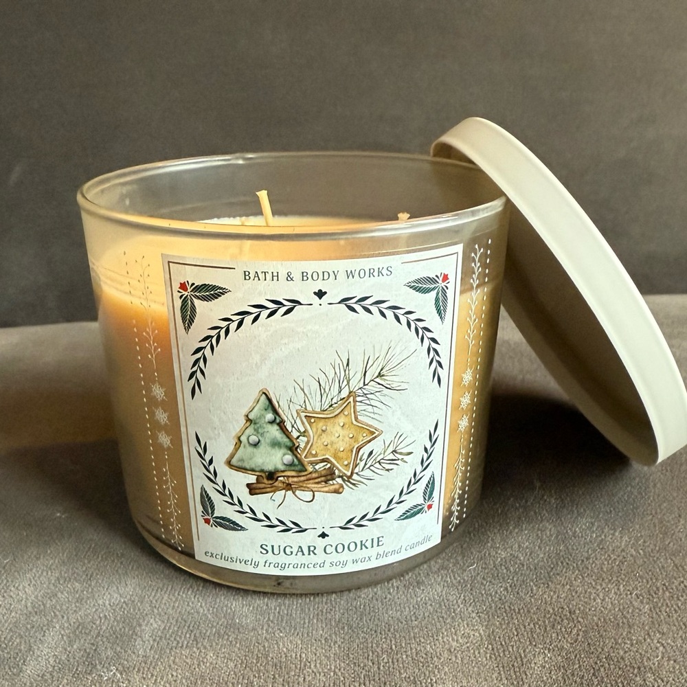 NEW Bath & Body Works Sugar Cookie 3 wick Candle